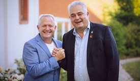 Gerrit Hoppe (li.) übernimmt Präsidentenamt von Claus Seifert (re.)